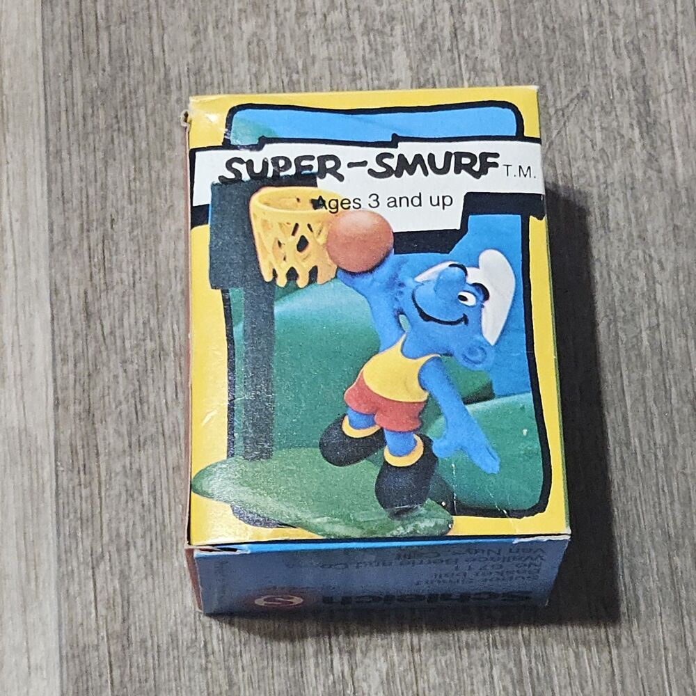 Schleich Wallace Berrie Super Smurf Basket Ball Figurine with Original Box Peyo